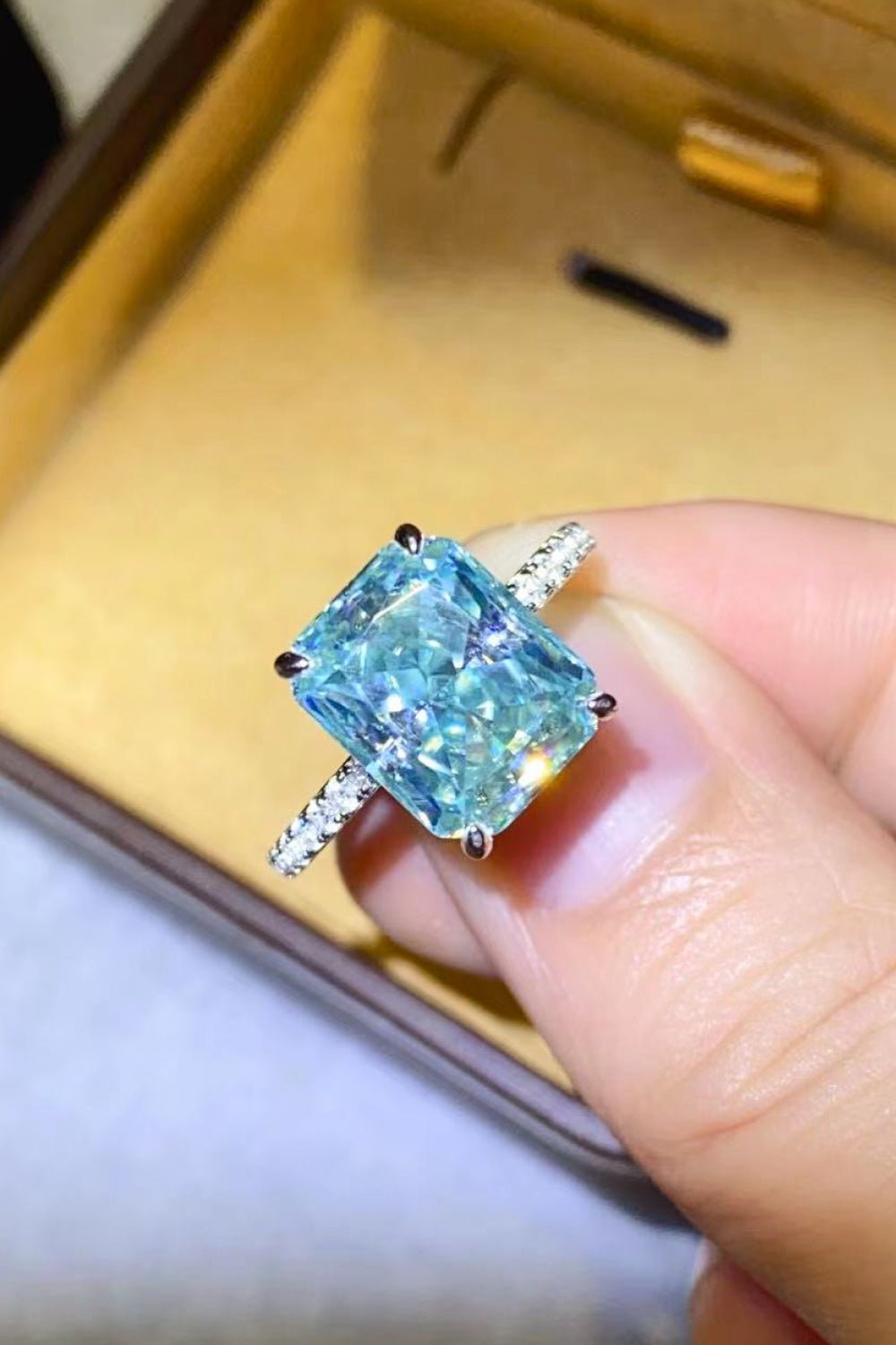 2 Carat Moissanite Ring - Mervyns